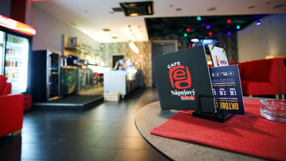 Cafe red
