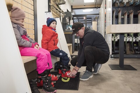 SMILE CENTER – Požičovňa lyží a snowboardov