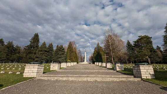 Pamätník a vojenský cintorín Háj Nicovô