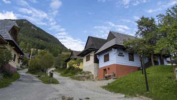 Roľnícky dom a dvor Vlkolínec