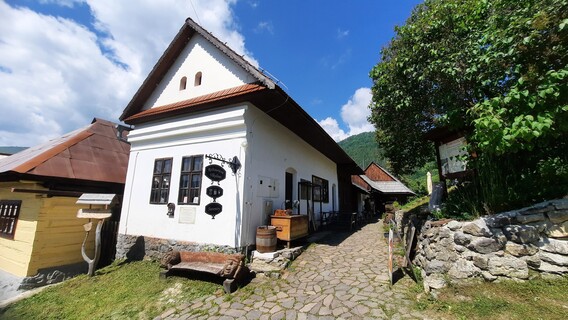 Reštaurácia Vlkolínec