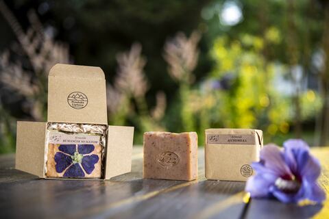 Bylinkové mydlá a šampóny