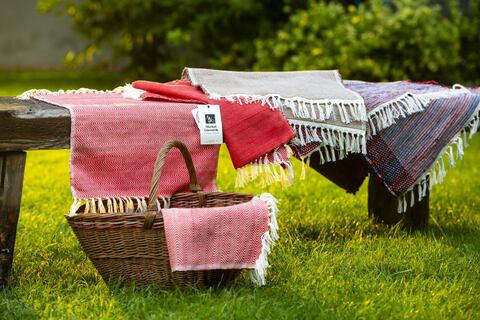 Tkané koberce a prestierania